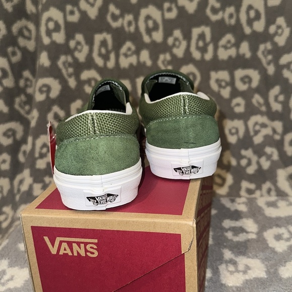 Vans Classic Slip-On Sneakers in Textured Chive 😍New 🆕 & Never Worn 😍 - Picture 12 of 17